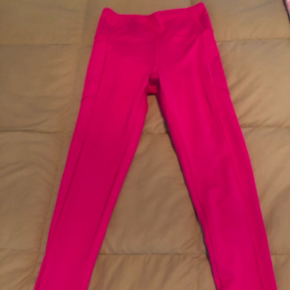 Victoria’s Secret Pink Essential Leggings. Size 4.